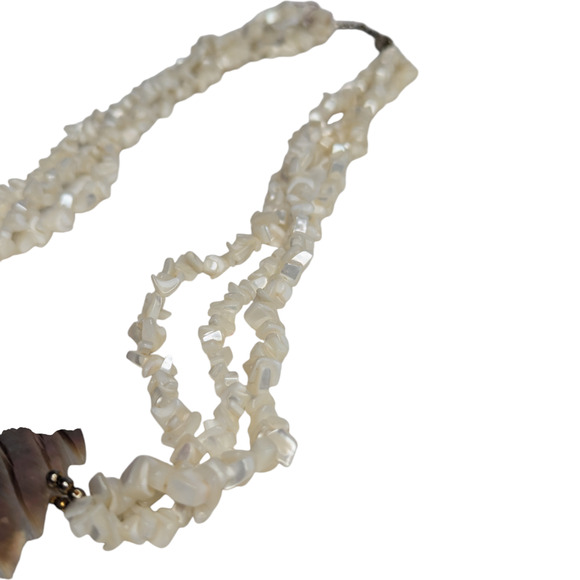 Mother of Pearl Abalone Shell Leaf Pendant Chunky Necklace Vtg Coastal Jewelry - Picture 10 of 11